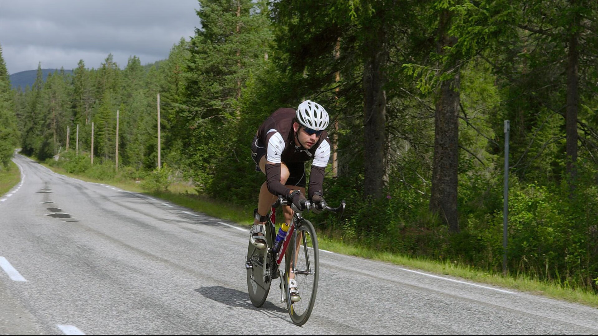 国家队推广交叉训练计划增强球员身体协调能力，健身中交叉训练法