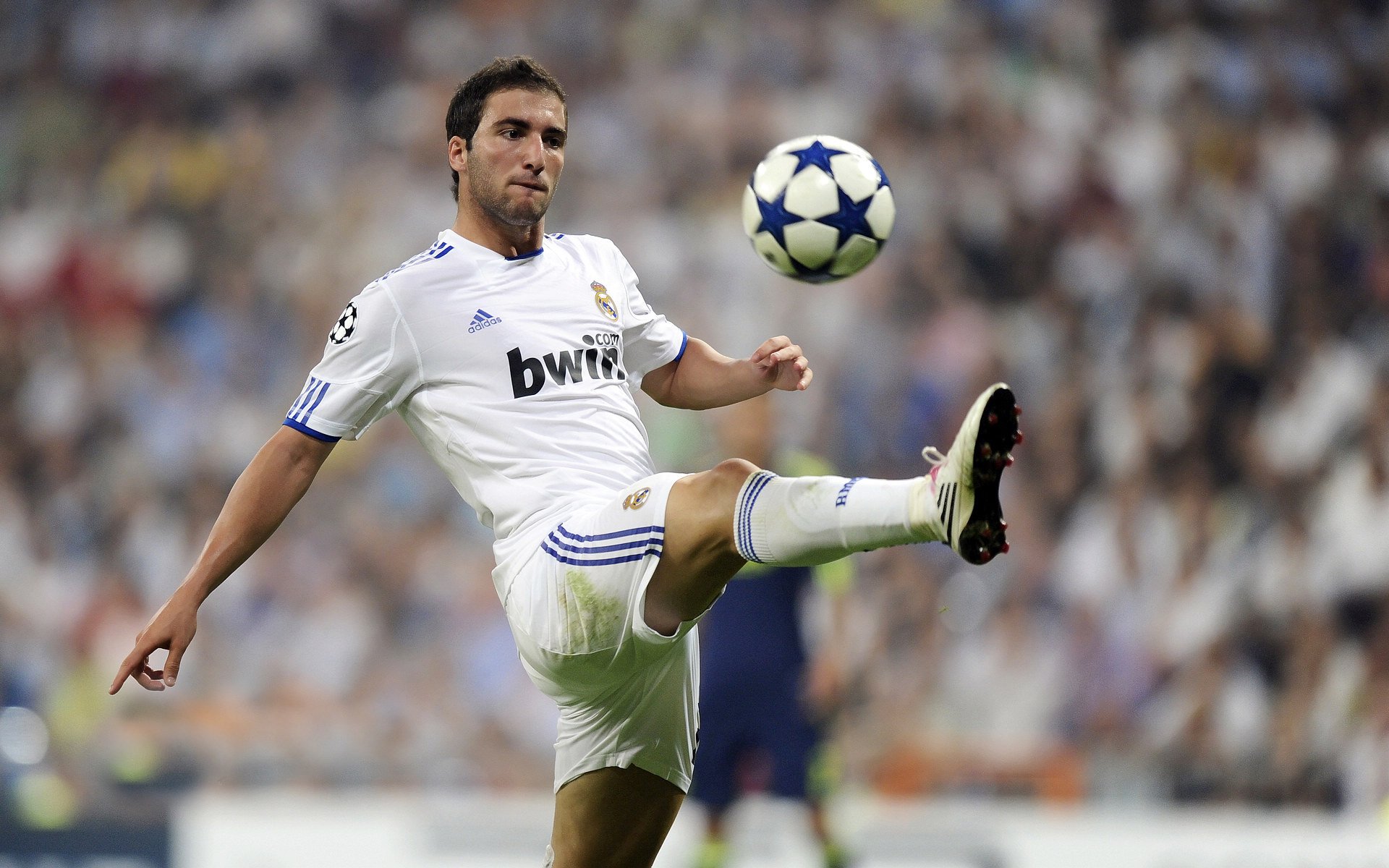 巴黎圣日耳曼稳步扩大优势,法甲争冠形势明朗